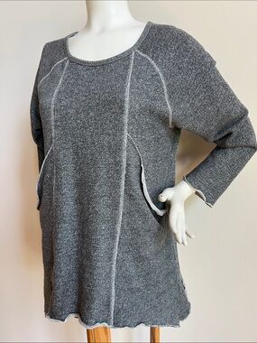 BAKU Light Gray Knit Top with deep slash pockets